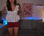 kissiecat is a 18 year old female webcam sex model.