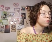 shy_kiss_twinkle_bloop is a 18 year old female webcam sex model.