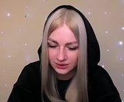 dream_dolly_ is a 22 year old female webcam sex model.