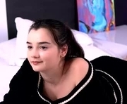 yunaharuno is a 19 year old female webcam sex model.