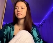 carolynexford is a 18 year old female webcam sex model.