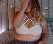 luciafoster__ is a  year old female webcam sex model.