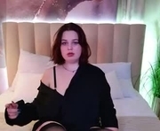 rebecca__moon is a 18 year old female webcam sex model.