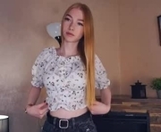 isauralindamood is a 18 year old female webcam sex model.