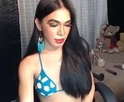 ohlalasamanthaxxx143 is a  year old shemale webcam sex model.