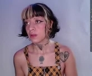 emmamonserrat is a 24 year old female webcam sex model.