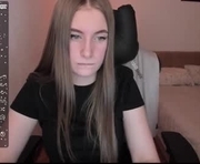 minnie_olson_ is a 19 year old female webcam sex model.
