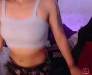gary_b_ is a 23 year old female webcam sex model.