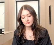 augustaherlan is a 18 year old female webcam sex model.