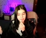 sladkoezka is a 18 year old female webcam sex model.