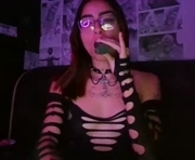 higanbana_666 is a  year old female webcam sex model.