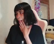 dolliette is a 18 year old female webcam sex model.