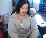 assu_18 is a 23 year old female webcam sex model.
