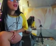 hollyhill_ is a 18 year old female webcam sex model.