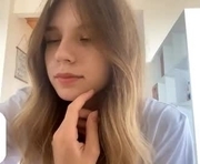 georgietiogangco is a 18 year old female webcam sex model.