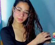 kyomi_beth is a 18 year old female webcam sex model.