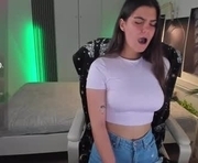 katecate is a 19 year old female webcam sex model.