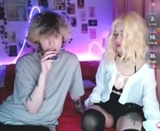 meow_on_da_cam is a  year old couple webcam sex model.