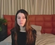 sorayanox is a 18 year old female webcam sex model.