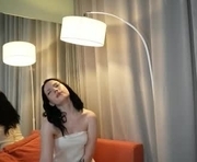 blueelin is a 18 year old female webcam sex model.