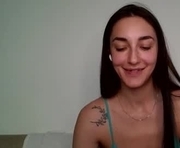 karinavandis is a 21 year old female webcam sex model.