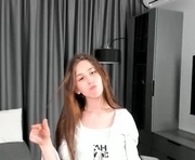 shanellwreath is a 18 year old female webcam sex model.