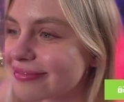 eva_eva00 is a 19 year old female webcam sex model.