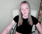 evelynblond is a 26 year old female webcam sex model.