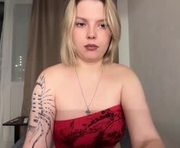 opheliaritz is a 18 year old female webcam sex model.