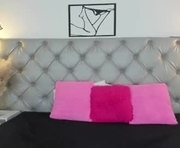 bunnytinna is a  year old female webcam sex model.