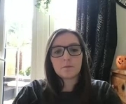 short_sweetpea is a 29 year old female webcam sex model.