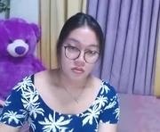 hot_lunax is a 21 year old female webcam sex model.