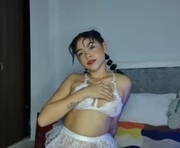 a_rouse_b is a 20 year old female webcam sex model.
