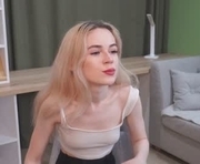 courtneyabigail is a 18 year old female webcam sex model.