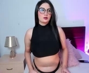 alexamillerss is a 18 year old female webcam sex model.