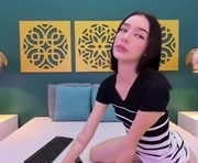 petiite_aliice is a 18 year old female webcam sex model.
