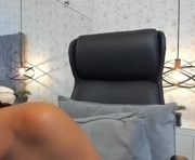 melodywinx is a 19 year old female webcam sex model.