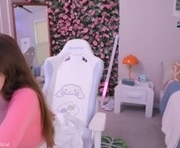 junejuniper is a 21 year old female webcam sex model.