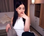 phylliscanterbury is a 18 year old female webcam sex model.
