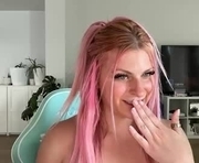 prettydamnpeachy is a  year old female webcam sex model.