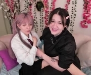 lvluplovers is a 18 year old couple webcam sex model.