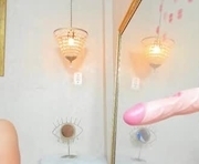 miladiosa is a 18 year old female webcam sex model.