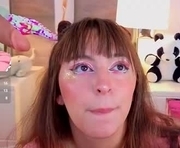 meganadamms is a 18 year old female webcam sex model.