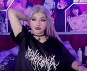 darki_shine_ is a 19 year old female webcam sex model.