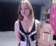piginnya is a 18 year old female webcam sex model.