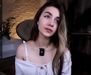 seeeyoubaby is a 18 year old female webcam sex model.