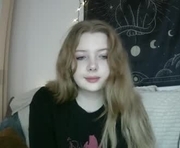 lollylol11 is a 26 year old female webcam sex model.