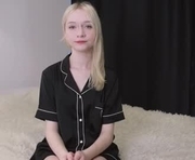arcticaryder is a 18 year old female webcam sex model.
