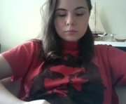 olivepeach is a 18 year old female webcam sex model.