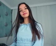 lilianapippens is a 18 year old female webcam sex model.